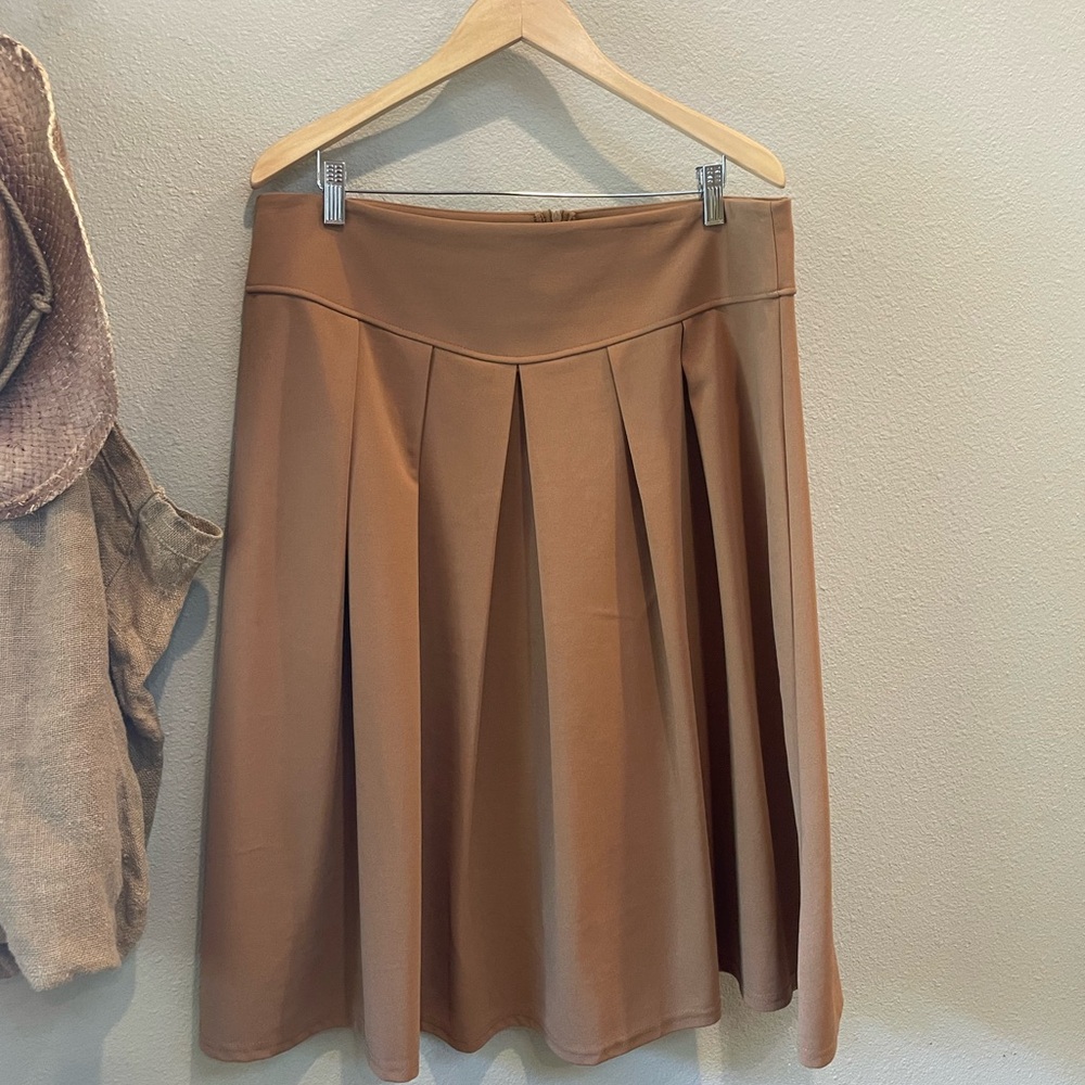 Elegant Tan Skirt